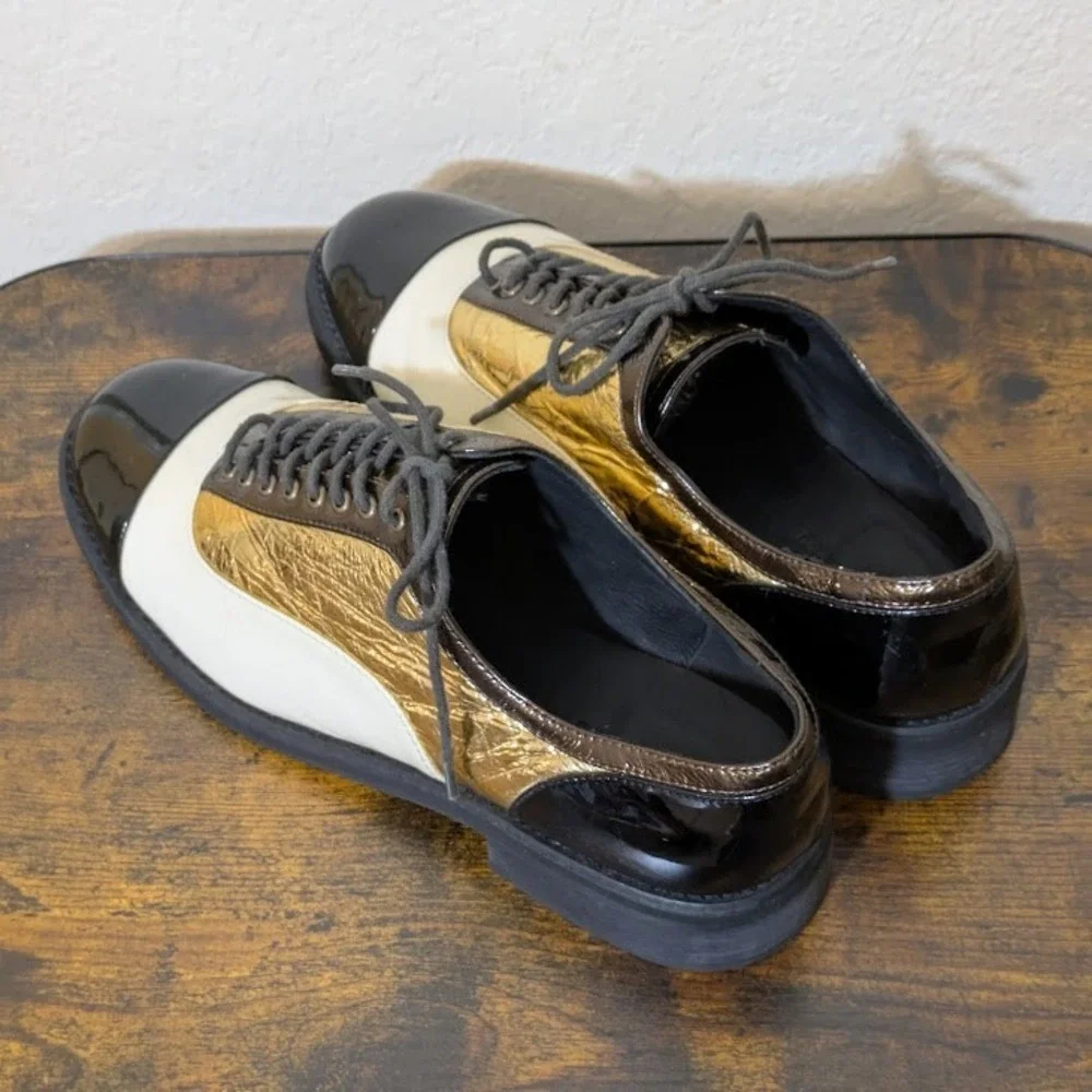 Christine SheII stylish vintage